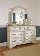 Realyn Bedroom Set
